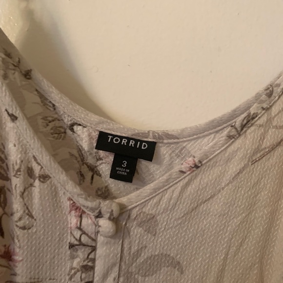 Torrid Cold Shoulder Top - Picture 2 of 4